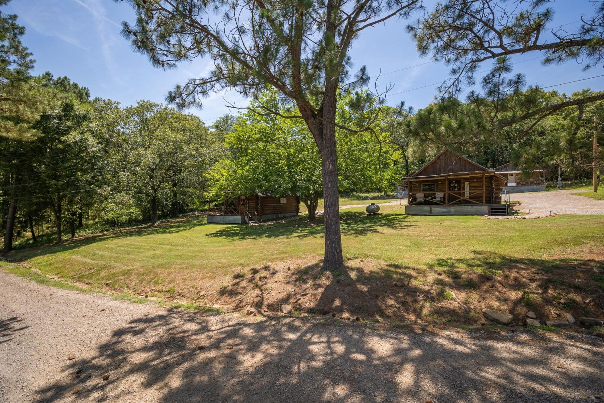 Spring Hill Farm - The Velvet Rooster Vila Alma Exterior foto