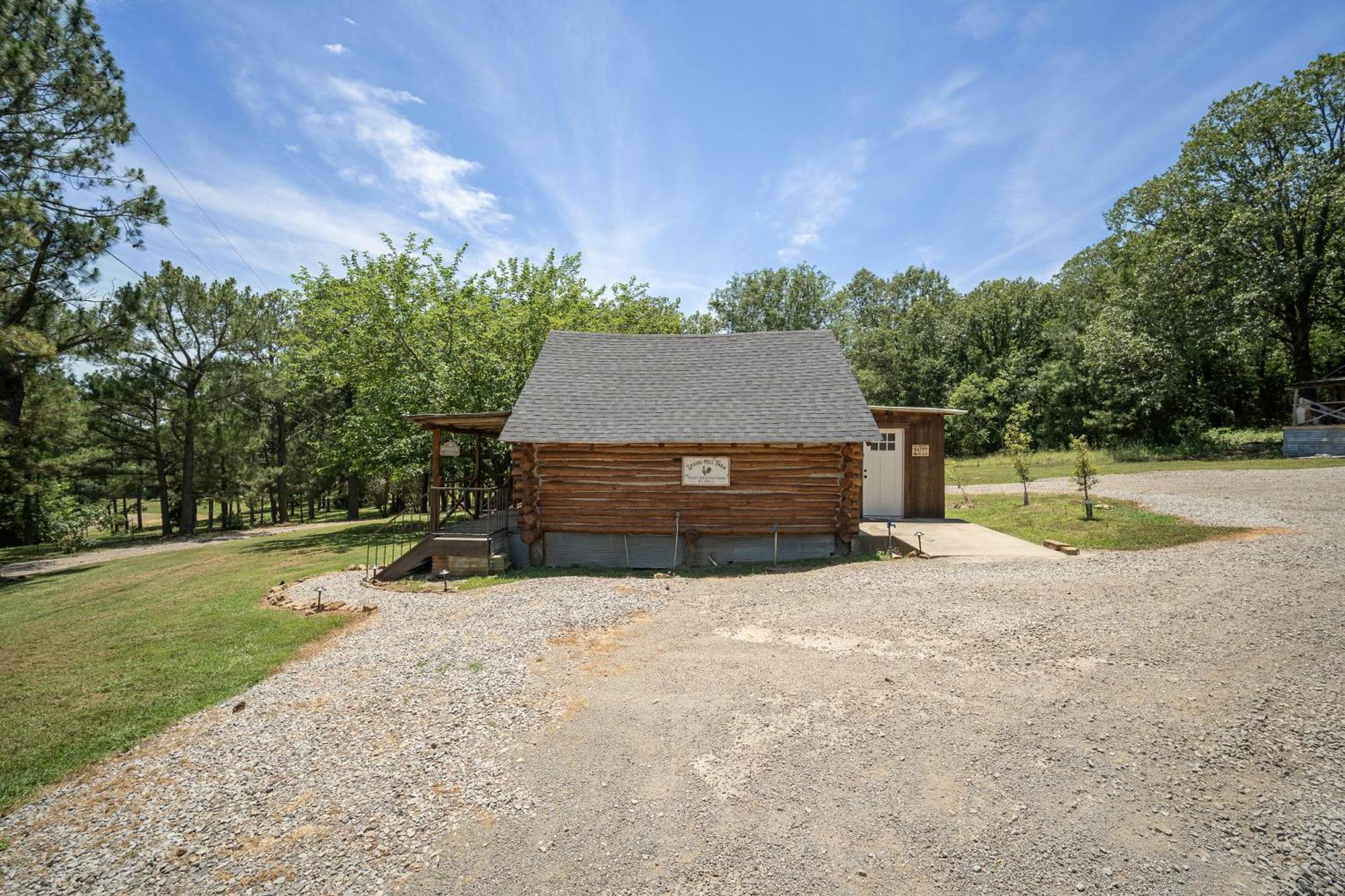 Spring Hill Farm - The Velvet Rooster Vila Alma Exterior foto